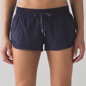 Lululemon Athletica Hotty Hot shorts - navy - 2.5 in inseam - size 2